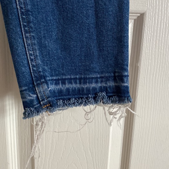 Express Super High Rise Mom Jean - Picture 4 of 9